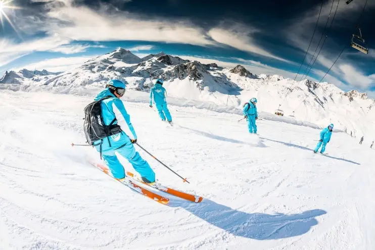 Moniteurs ESI sur piste