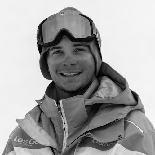 Portrait de Ryan, moniteur à l'École de ski 360